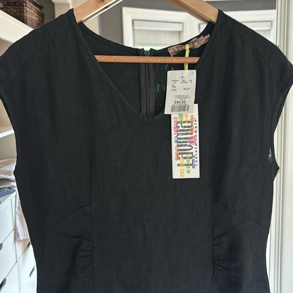Never worn black 100% linen dress. Size S. Lavinia brand made in Italy.